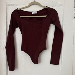 Wilfred Free Long Sleeve Square Neck Bodysuit in Burgundy